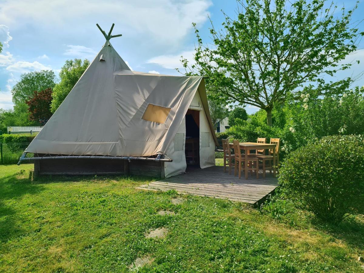 Resort & Camping - Val De Braye Bessé-sur-Braye 外观 照片
