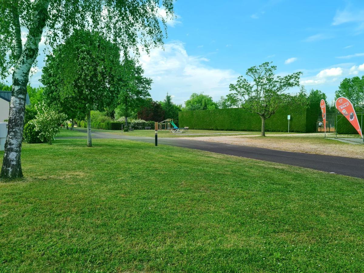 Resort & Camping - Val De Braye Bessé-sur-Braye 外观 照片