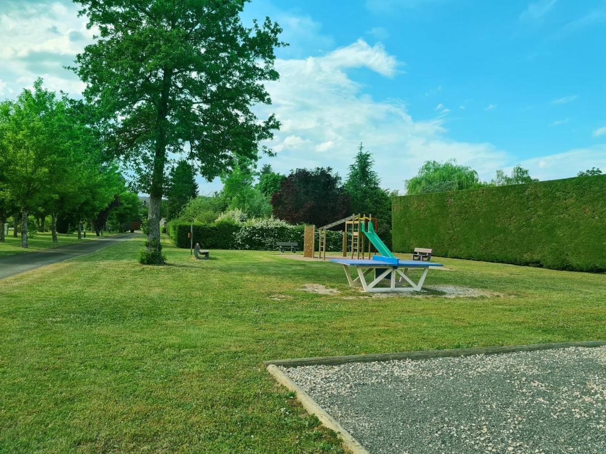 Resort & Camping - Val De Braye Bessé-sur-Braye 外观 照片