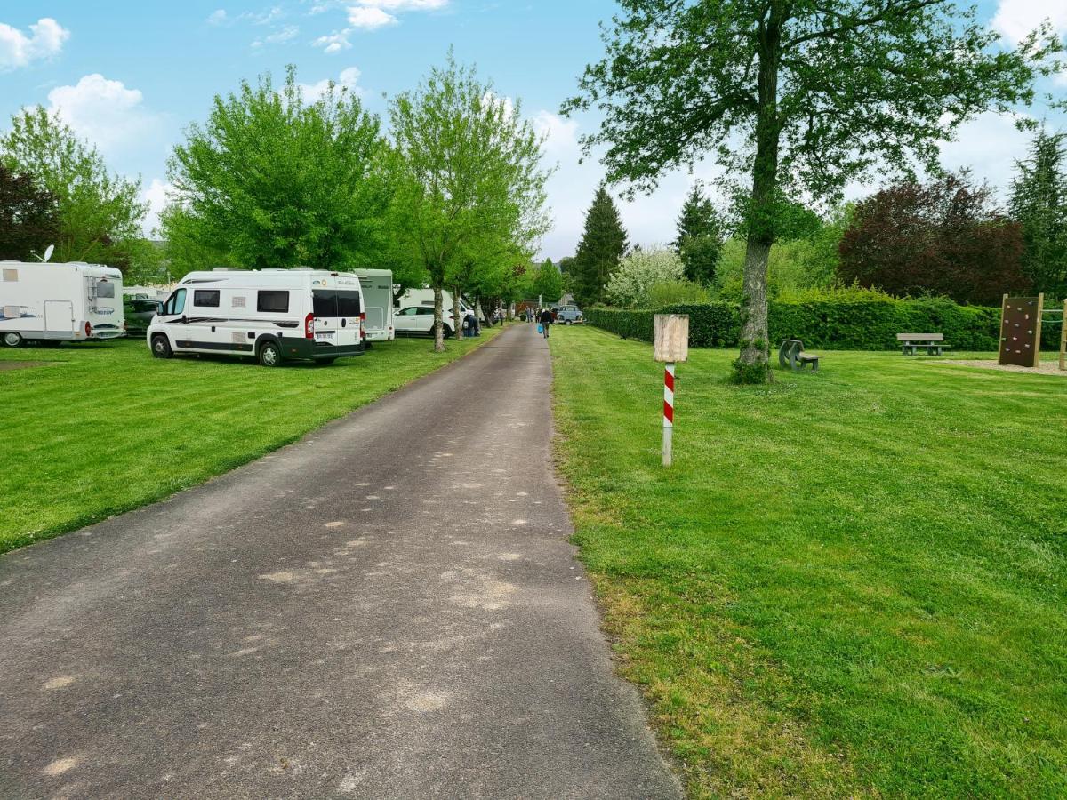 Resort & Camping - Val De Braye Bessé-sur-Braye 外观 照片